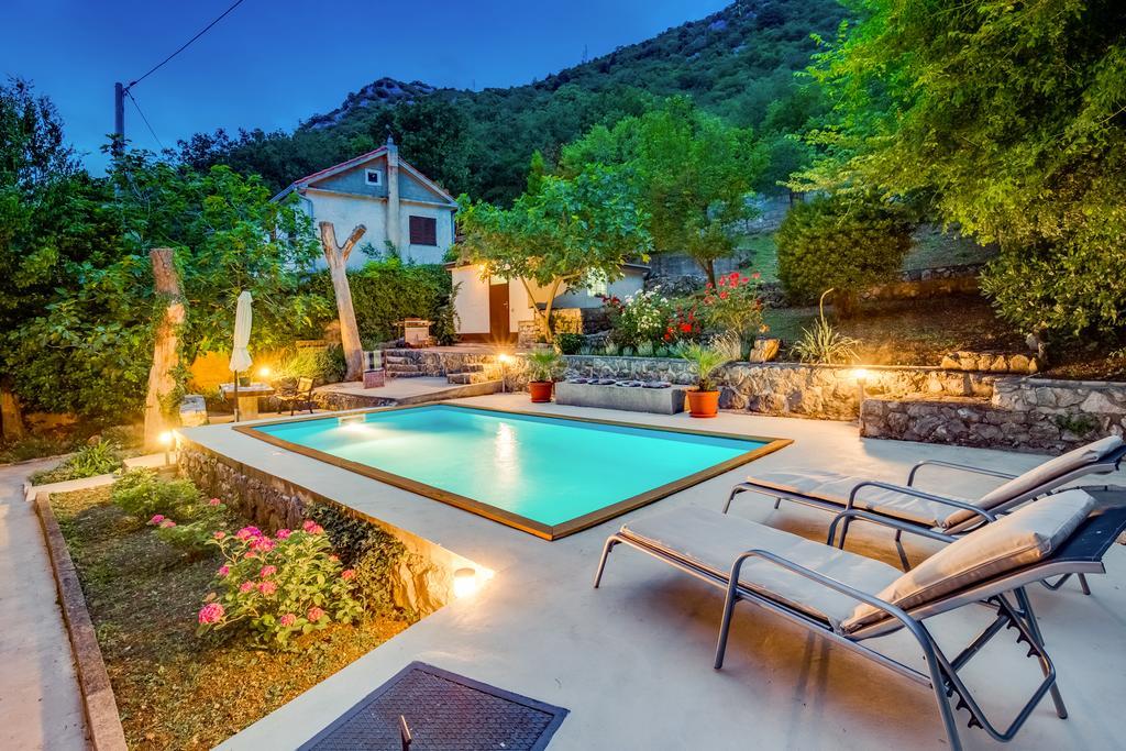 Holiday Home Zita คราลเยวีจา ภายนอก รูปภาพ
