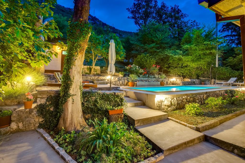 Holiday Home Zita คราลเยวีจา ภายนอก รูปภาพ