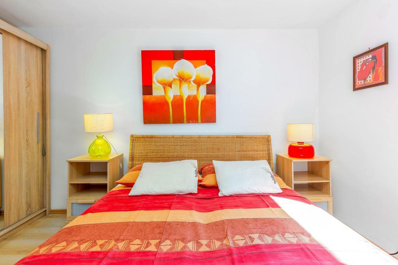 Holiday Home Zita คราลเยวีจา ภายนอก รูปภาพ