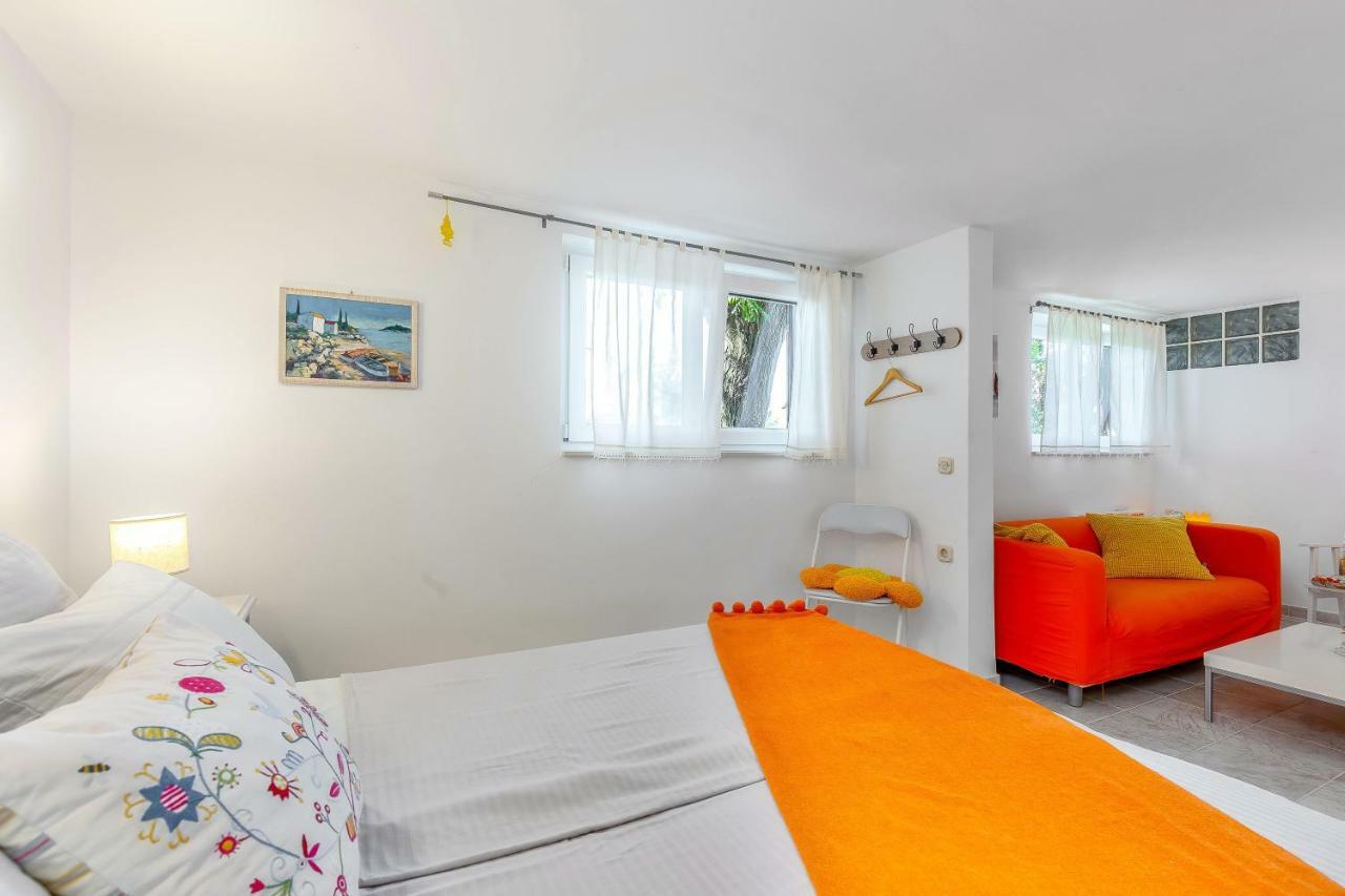 Holiday Home Zita คราลเยวีจา ภายนอก รูปภาพ