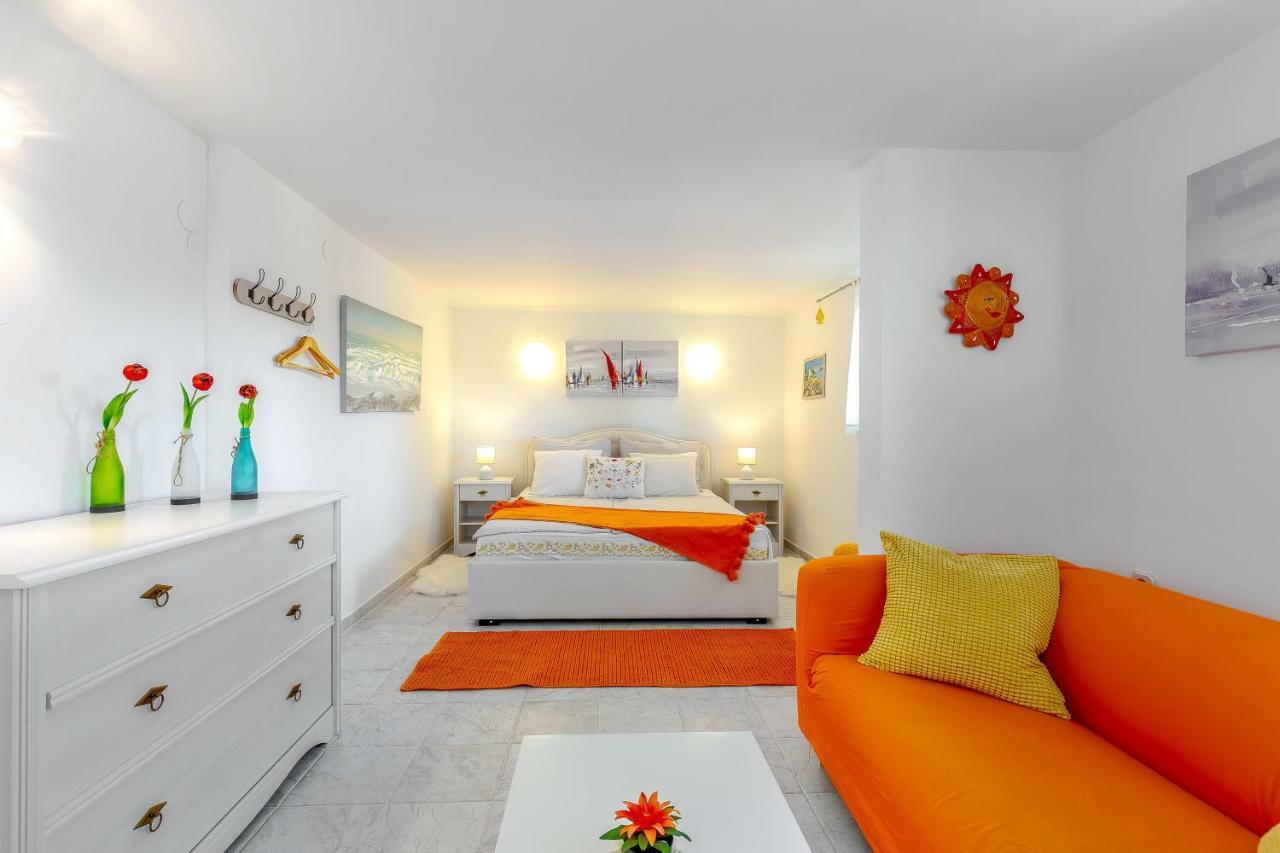 Holiday Home Zita คราลเยวีจา ภายนอก รูปภาพ