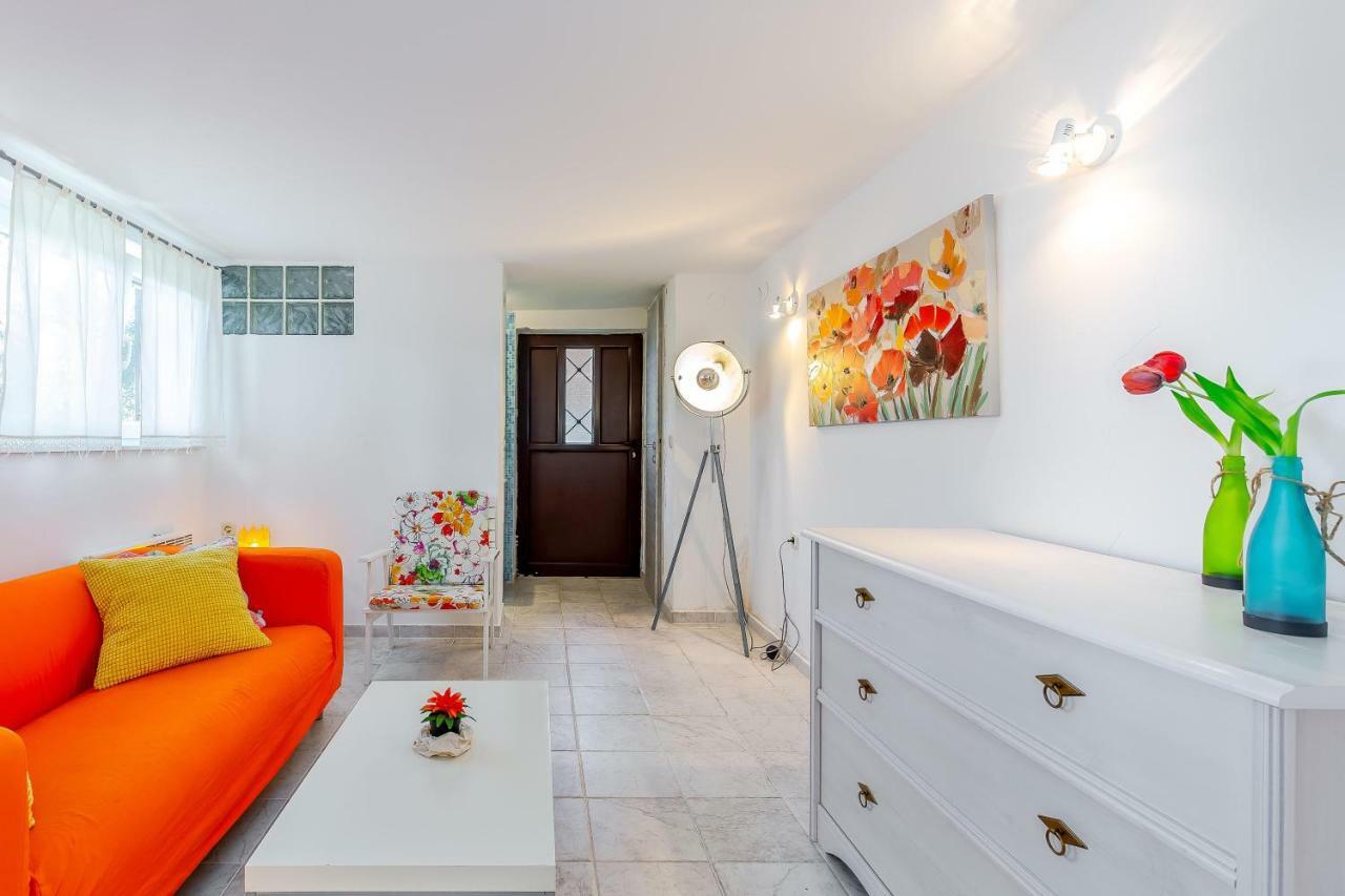 Holiday Home Zita คราลเยวีจา ภายนอก รูปภาพ