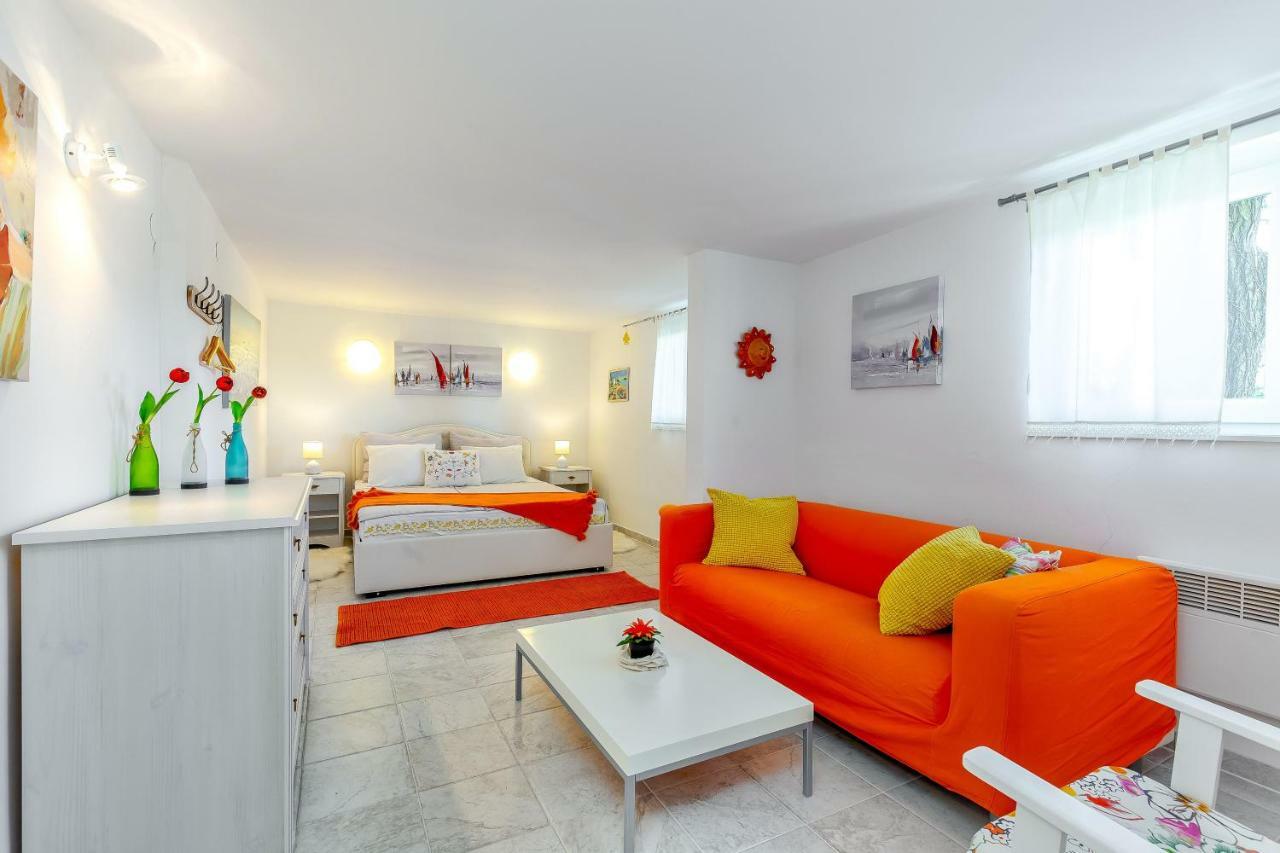 Holiday Home Zita คราลเยวีจา ภายนอก รูปภาพ